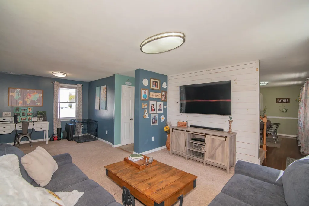 9 Darby Lane Manchester NH 03109