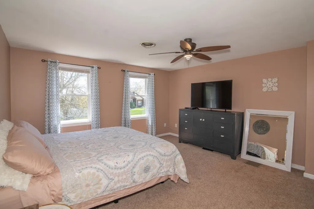 9 Darby Lane Manchester NH 03109