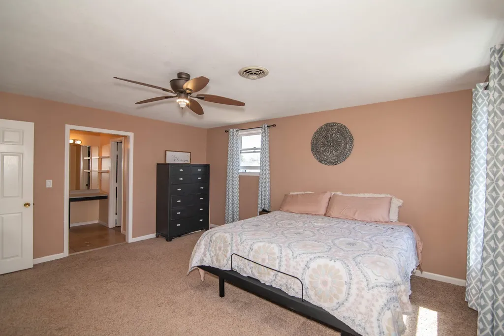9 Darby Lane Manchester NH 03109