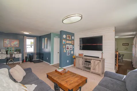 9 Darby Lane Manchester NH 03109