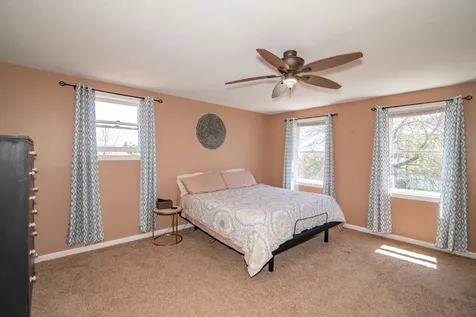 9 Darby Lane Manchester NH 03109