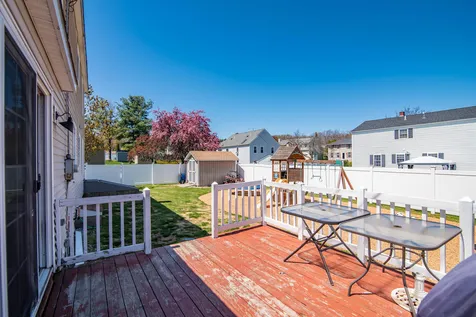 9 Darby Lane Manchester NH 03109