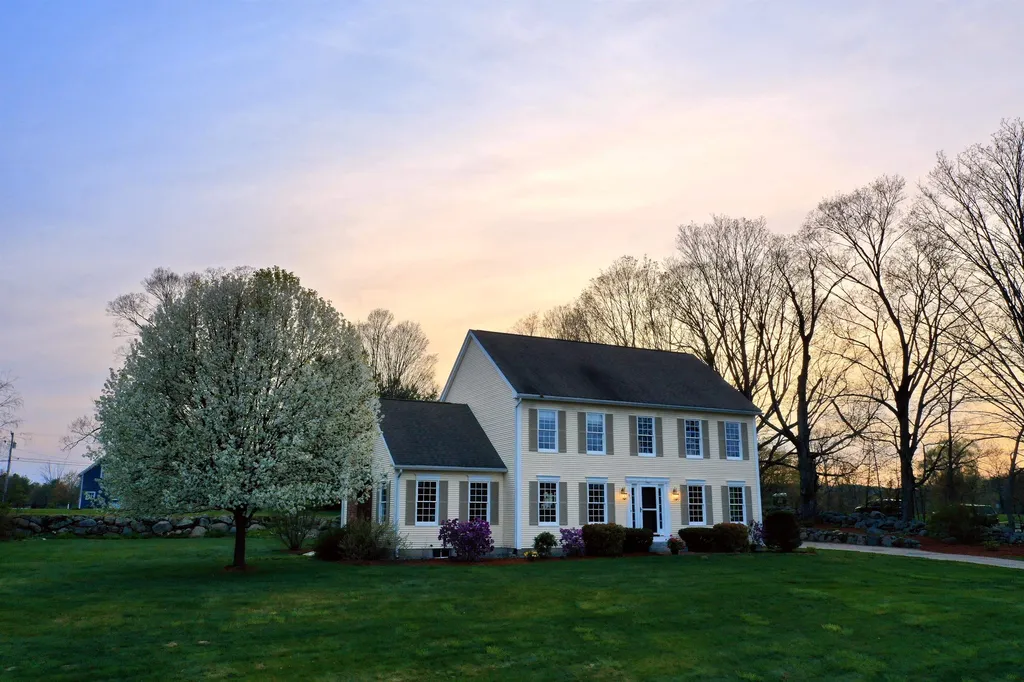 9 Greeley Hill Road Bedford NH 03110
