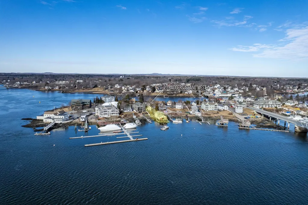 21 Badgers Island W Kittery ME 03904