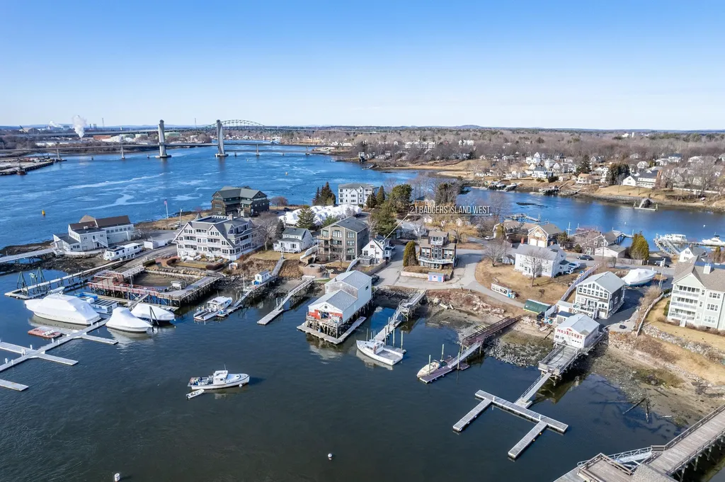 21 Badgers Island W Kittery ME 03904