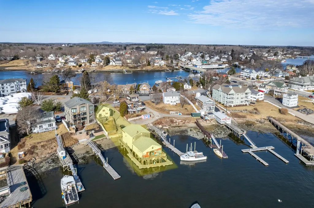 21 Badgers Island W Kittery ME 03904