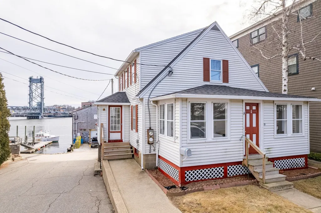 21 Badgers Island W Kittery ME 03904