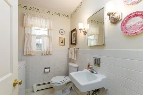 21 Roseade Parkway Burlington VT 05408