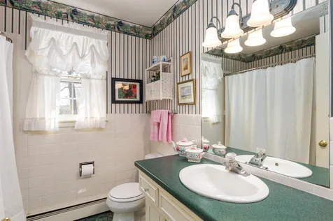 21 Roseade Parkway Burlington VT 05408