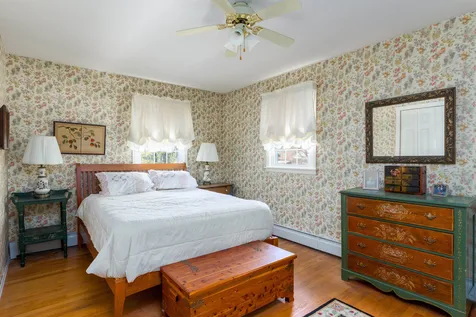 21 Roseade Parkway Burlington VT 05408