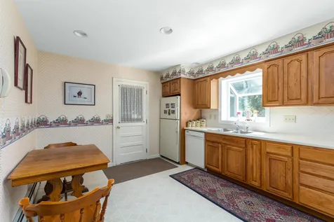21 Roseade Parkway Burlington VT 05408