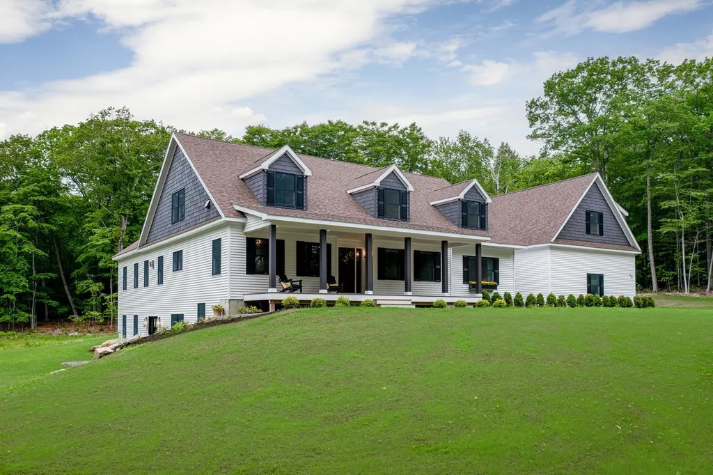 20 Lake Country Road Meredith NH 03253