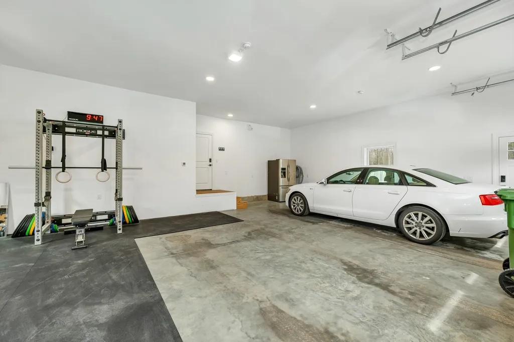 20 Lake Country Road Meredith NH 03253