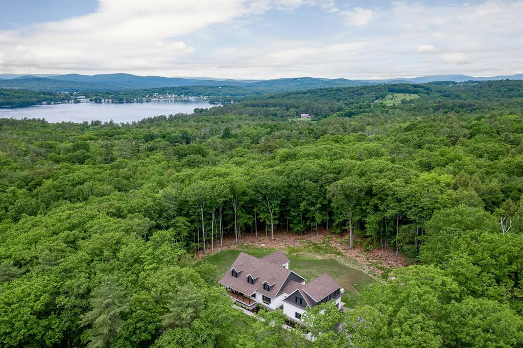 20 Lake Country Road Meredith NH 03253