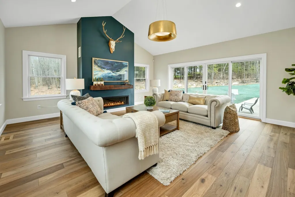 20 Lake Country Road Meredith NH 03253
