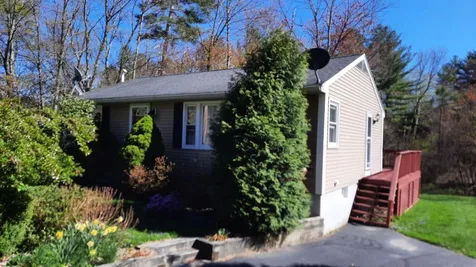112 Robinson Road Hudson NH 03051