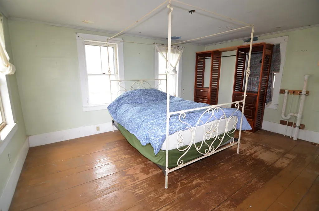 44 Maple Street Farmington NH 03835