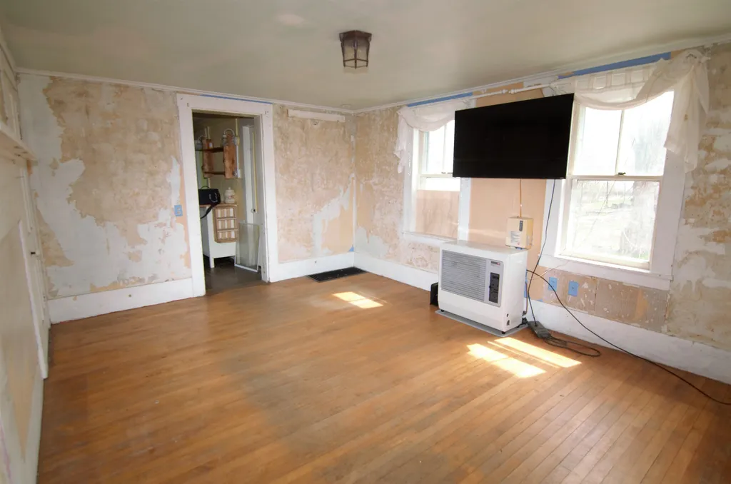 44 Maple Street Farmington NH 03835