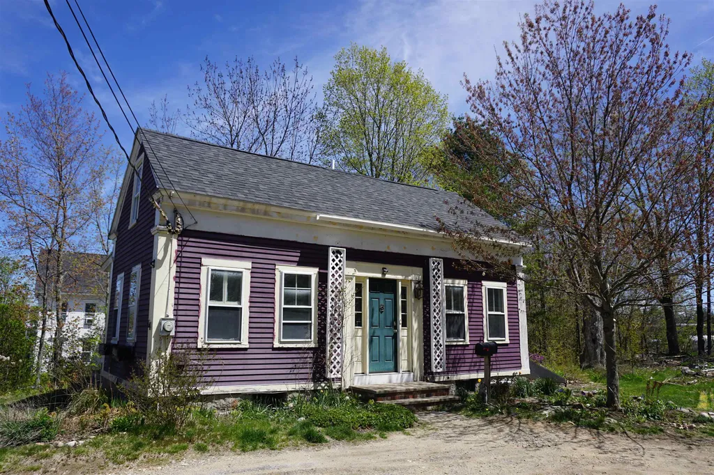 44 Maple Street Farmington NH 03835