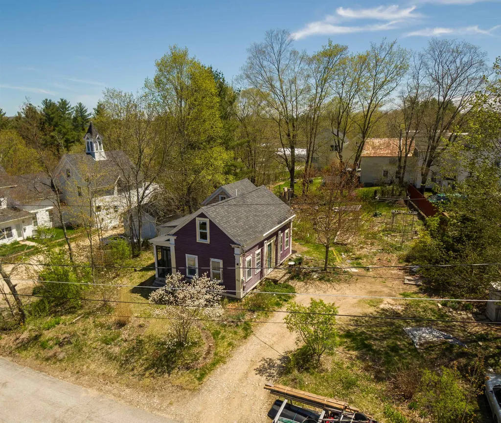 44 Maple Street Farmington NH 03835