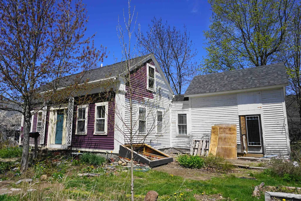 44 Maple Street Farmington NH 03835