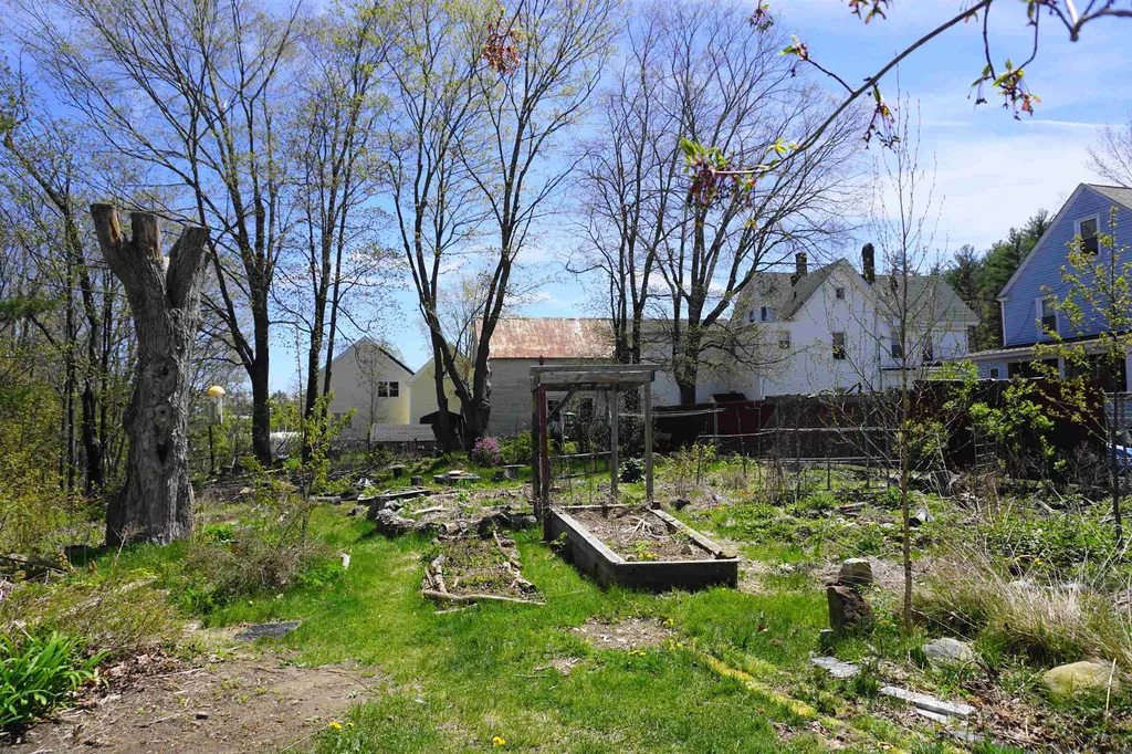 44 Maple Street Farmington NH 03835