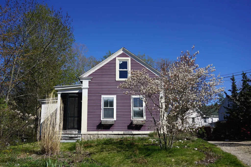 44 Maple Street Farmington NH 03835