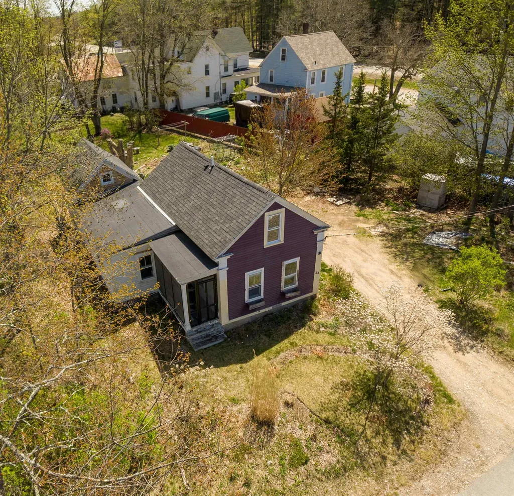 44 Maple Street Farmington NH 03835