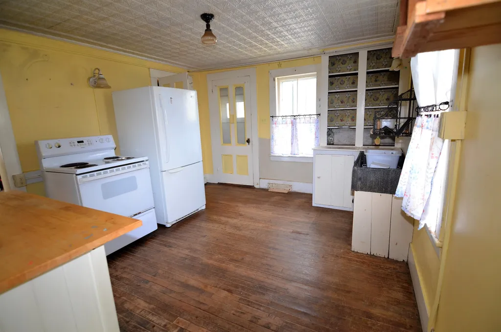 44 Maple Street Farmington NH 03835