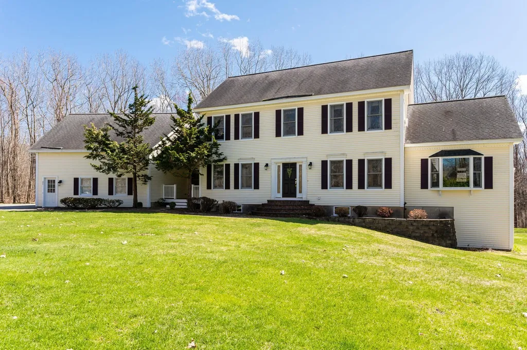 21 Pope Road Atkinson NH 03811