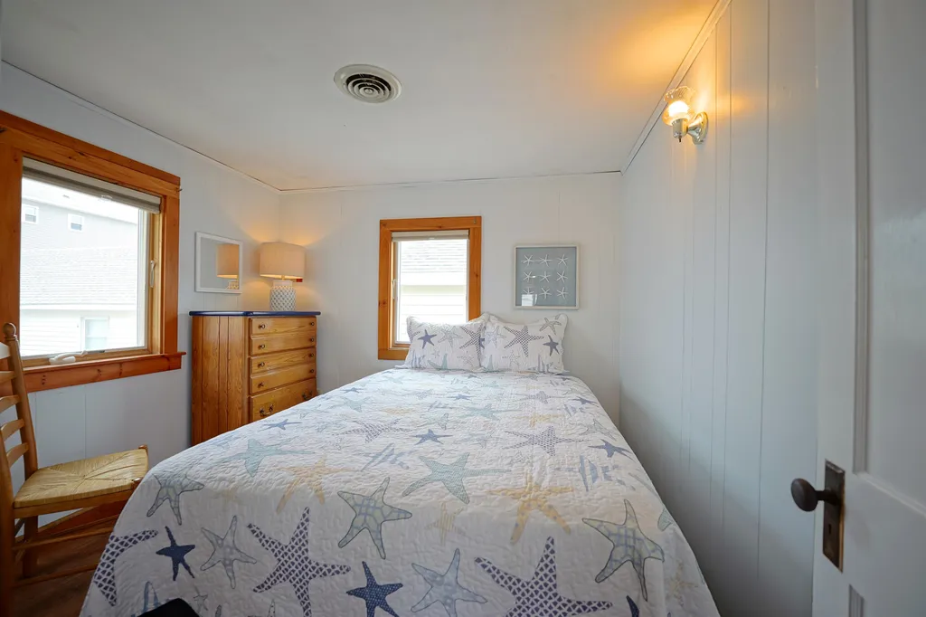 28 Concord Avenue Hampton NH 03842