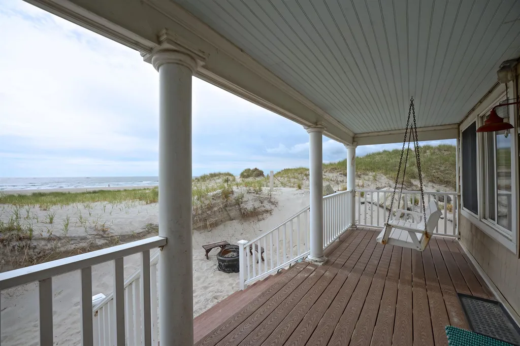 28 Concord Avenue Hampton NH 03842