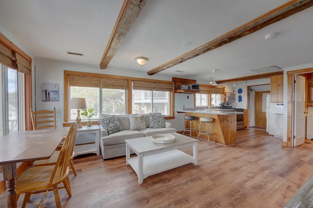 28 Concord Avenue Hampton NH 03842
