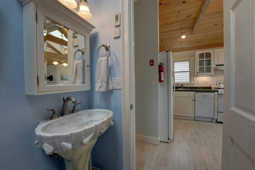 28 Concord Avenue Hampton NH 03842