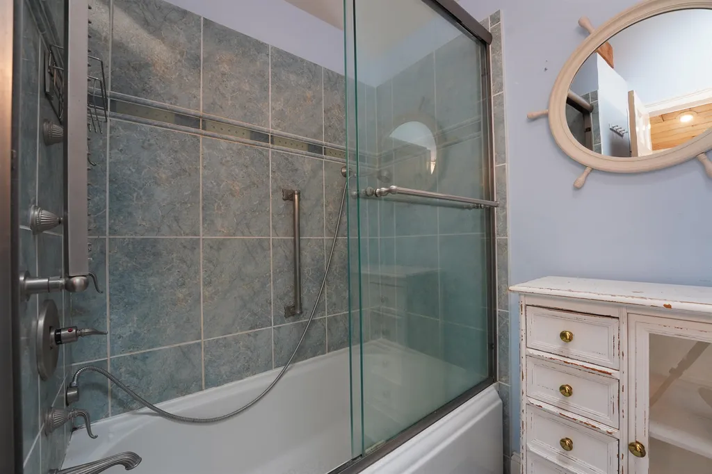 28 Concord Avenue Hampton NH 03842