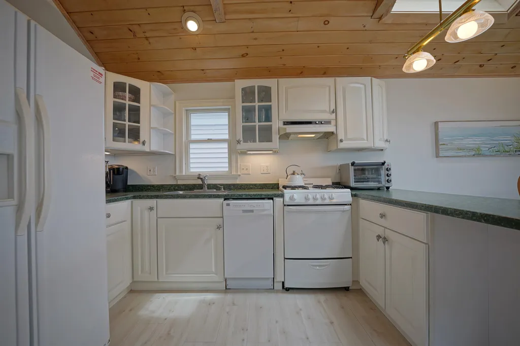 28 Concord Avenue Hampton NH 03842