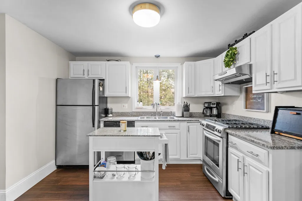 14 Hill Street Hillsborough NH 03244