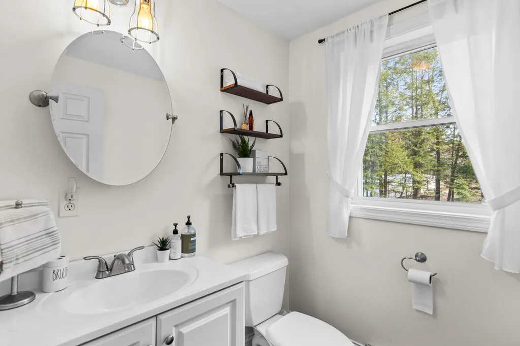14 Hill Street Hillsborough NH 03244