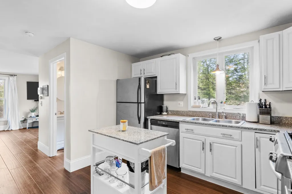 14 Hill Street Hillsborough NH 03244