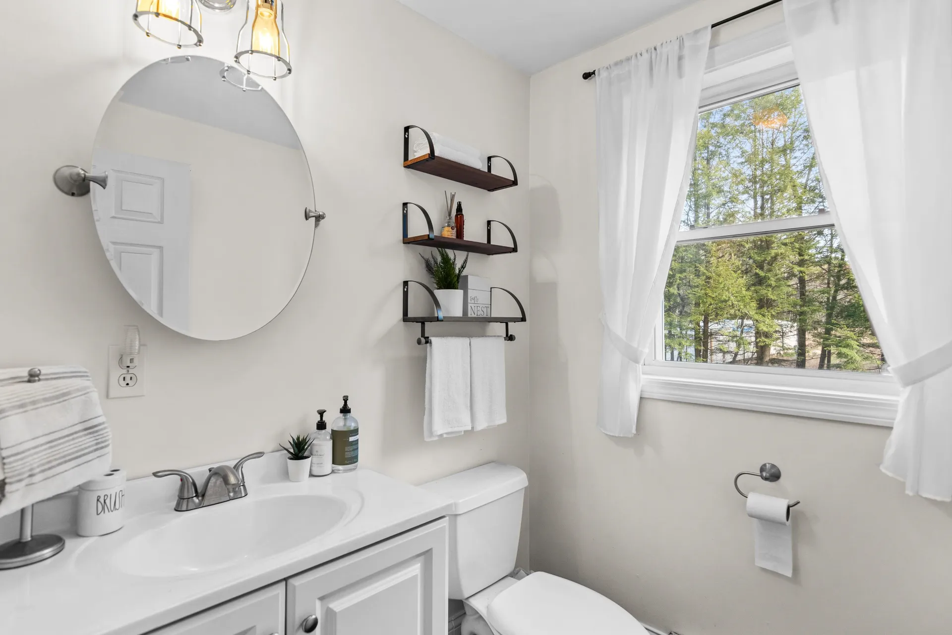 14 Hill Street Hillsborough NH 03244