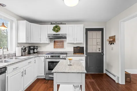14 Hill Street Hillsborough NH 03244