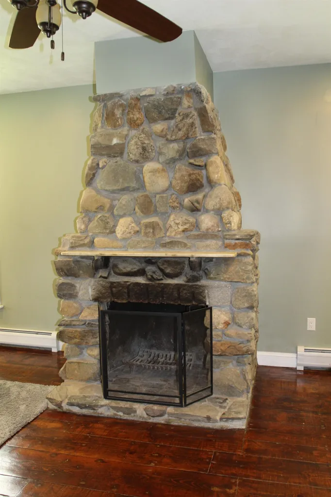 181 Main Street Kingston NH 03848