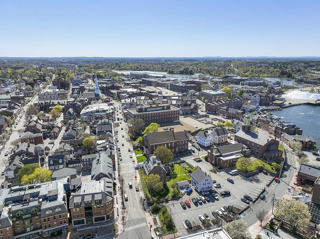 304 Cabot Street Portsmouth NH 03801