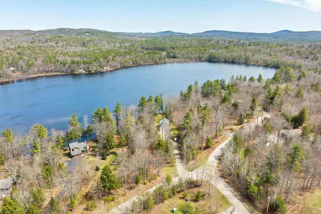 1 Hattie Lane Wolfeboro NH 03894