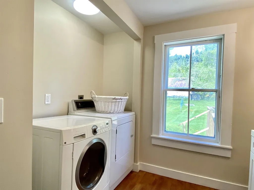 52 Lower Main Street Sunapee NH 03782