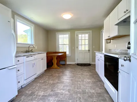 52 Lower Main Street Sunapee NH 03782