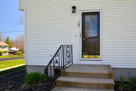 10 Sanderson Road Greenland NH 03840