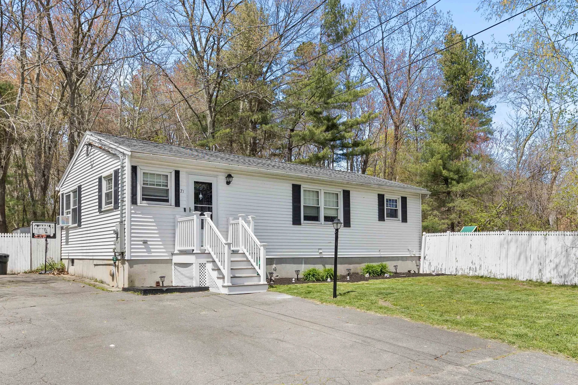 71 Millville Street Salem NH 03079