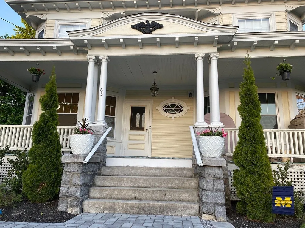 65 Hubbard Street Manchester NH 03104