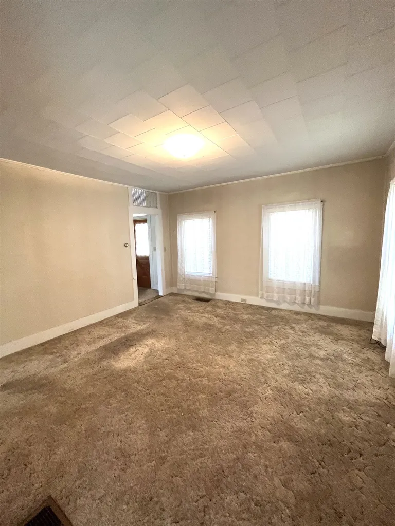 32 Myrtle Street Hillsborough NH 03244